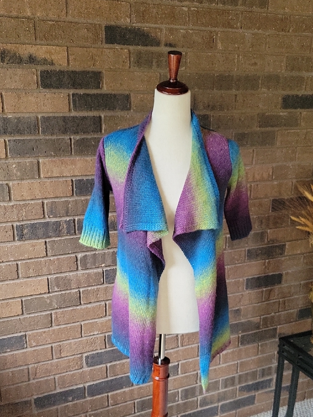 The Limited short sleeve cardigan, rainbow/mermaid, size XS